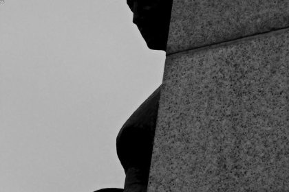 ಮದ್ಯದ ಅಂಗಡಿಯ ಬಾಗಿಲು ಬಂದ್ ಮಾಡಿಸಿದ ಜಿಲ್ಲಾಧಿಕಾರಿ 