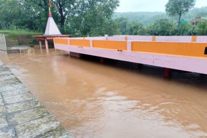 ನಾಲ್ಕನೇ ದಿನವೂ ಸತತ ಮಳೆ; ಸಂಪರ್ಕ ಕಳೆದುಕೊಂಡ 50 ಗ್ರಾಮಗಳು