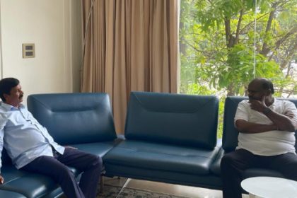 ರಮೇಶ ಜಾರಕಿಹೊಳಿ-ಕುಮಾರಸ್ವಾಮಿ ಭೇಟಿ