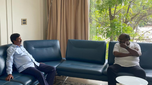 ರಮೇಶ ಜಾರಕಿಹೊಳಿ-ಕುಮಾರಸ್ವಾಮಿ ಭೇಟಿ