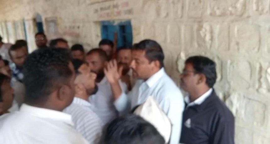 ನಿಪ್ಪಾಣಿ : ಕನ್ನಡ ಶಾಲೆ ನಿರ್ಮಿಸಲು ವಿರೋಧ!