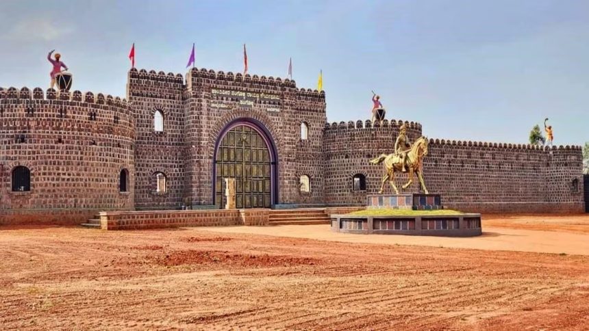 ಲೋಕಾರ್ಪಣೆಗೊಂಡಿತು ರಾಯಣ್ಣ ‘ಶಿಲ್ಪವನ ‘