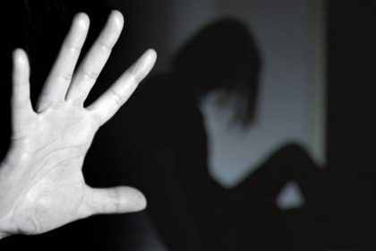 ಬಂಧಿತ ಮಗನನ್ನು ಬಿಡಿಸಲು ಅಕ್ರಮ ದೈಹಿಕ ಸಂಬಂಧ; ಮಹಿಳೆಯಿಂದ ದೂರು