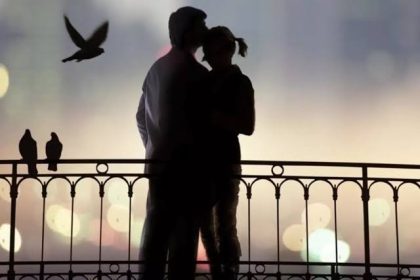 ಕಿಟಕಿ, ಬಾಗಿಲು ಹಾಕದೇ ರತಿಕ್ರೀಡೆ; ಪೊಲೀಸ ಠಾಣೆ ಮೆಟ್ಟಿಲೇರಿದ ಪಕ್ಕದ ಮನೆ ಮಹಿಳೆ!