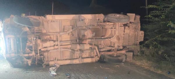 ತರಕಾರಿ ಸಾಗಿಸುತ್ತಿದ್ದ ಲಾರಿ ಪಲ್ಟಿ : 10 ಜನರ ದಾರುಣ ಸಾವು ತರಕಾರಿ ಸಾಗಿಸುತ್ತಿದ್ದ ಲಾರಿ ಪಲ್ಟಿ : 10 ಜನರ ದಾರುಣ ಸಾವು