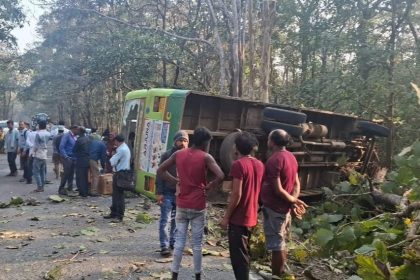 ಶಿರಸಿ-ಬೆಳಗಾವಿ ಬಸ್ ಪಲ್ಟಿ: 23 ಪ್ರಯಾಣಿಕರಿಗೆ ಗಾಯ