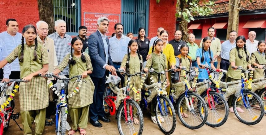 45 ಸೈಕಲ್‌ಗಳ ವಿತರಣೆ