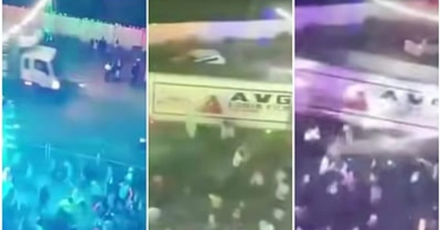 ಹಾಸನದಲ್ಲಿ ಘೋರ ದುರಂತ: ಗಣೇಶ ವಿಸರ್ಜನಾ ಮೆರವಣಿಗೆಯಲ್ಲಿ ಲಾರಿ ನುಗ್ಗಿ 9 ಜನ ಸಾವು ಹಾಸನದಲ್ಲಿ ಘೋರ ದುರಂತ: ಗಣೇಶ ವಿಸರ್ಜನಾ ಮೆರವಣಿಗೆಯಲ್ಲಿ ಲಾರಿ ನುಗ್ಗಿ 9 ಜನ ಸಾವು