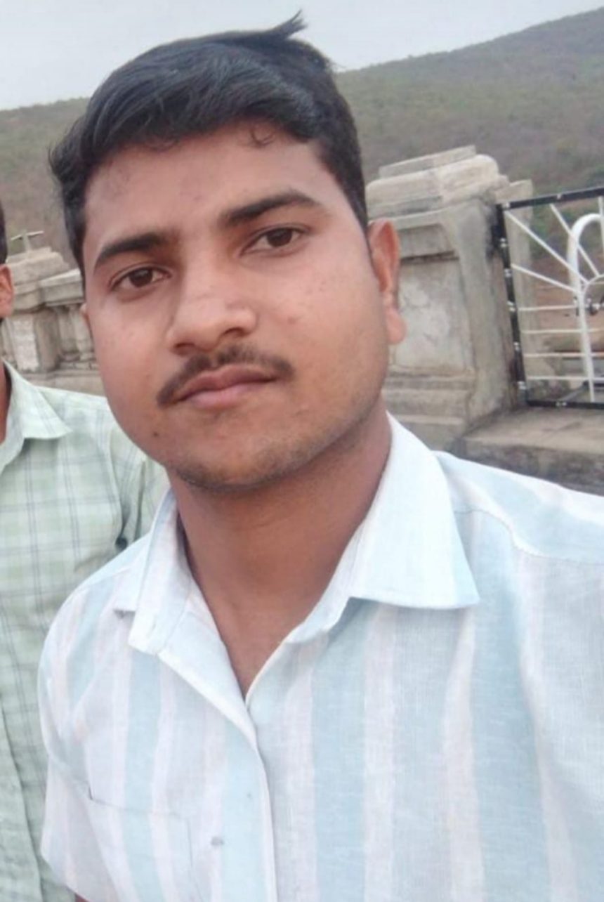 ವಿವಾಹಿತೆಯೊಂದಿಗೆ ಅನೈತಿಕ ಸಂಬಂಧದ ಅನುಮಾನ : ಯುವಕನ ಕೊಚ್ಚಿ ಕೊಲೆಗೈದು ಪರಾರಿ