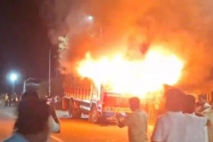 ಗೋಮಾಂಸ ಸಾಗಾಟ ಆರೋಪಿಸಿ ಐನಾಪುರದಲ್ಲಿ ಲಾರಿಗೆ ಬೆಂಕಿ: 7 ಜನ ಪೊಲೀಸ್ ವಶಕ್ಕೆ