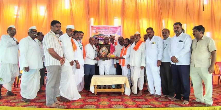 ಕಾಂಕ್ರೀಟ್ ರಸ್ತೆ ಹಾಗೂ ರೂ. 5 ಲಕ್ಷಗಳ ವೆಚ್ಚದಲ್ಲಿ ಸಮುದಾಯ ನಿರ್ಮಾಣ ಕಾಮಗಾರಿಗಳಿಗೆ ಭೂಮಿ ಪೂಜೆ ನೆರವೇರಿಸಿದ ಈರಣ್ಣ ಕಡಾಡಿ ಕಾಂಕ್ರೀಟ್ ರಸ್ತೆ ಹಾಗೂ ರೂ. 5 ಲಕ್ಷಗಳ ವೆಚ್ಚದಲ್ಲಿ ಸಮುದಾಯ ನಿರ್ಮಾಣ ಕಾಮಗಾರಿಗಳಿಗೆ ಭೂಮಿ ಪೂಜೆ ನೆರವೇರಿಸಿದ ಈರಣ್ಣ ಕಡಾಡಿ