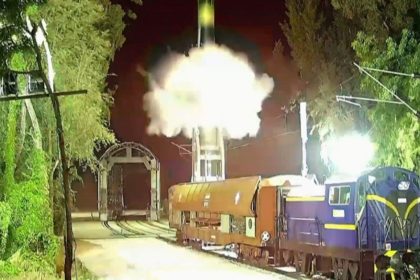 ರೈಲಿನಲ್ಲಿ ಮೊಬೈಲ್ ಲಾಂಚರಿನಿಂದ ಅಗ್ನಿ ಪ್ರೈಮ್ ಕ್ಷಿಪಣಿ ಹಾರಿಸಿದ ಭಾರತ ; ಇದರಿಂದ 2000 ಕಿಮೀ ದೂರದ ಟಾರ್ಗೆಟ್‌ ನಾಶ ಸಾಧ್ಯ