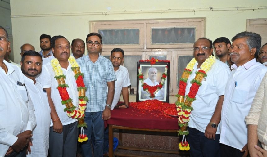 ಹುಕ್ಕೇರಿ ವಿದ್ಯುತ್ ಸಹಕಾರಿ ಸಂಘದ ನೂತನ ಅಧ್ಯಕ್ಷರ, ಉಪಾಧ್ಯಕ್ಷರ ಆಯ್ಕೆ